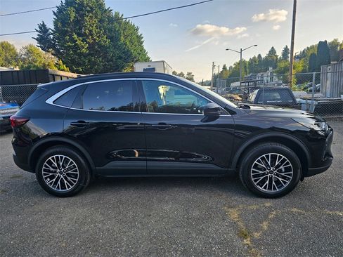 New 2025 Ford Escape Base w/ Class II Trailer Tow Package image 8