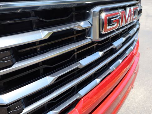 Used 2025 GMC Sierra 2500 AT4 w/ AT4 Premium Plus Package AWD/4WD image 17