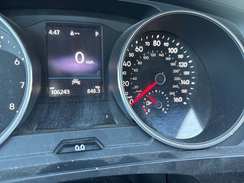 Used 2021 Volkswagen Tiguan SE image 8