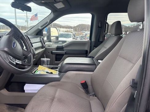 Used 2022 Ford F550 XLT image 25