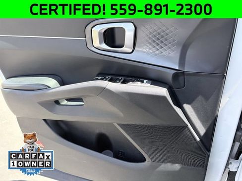 Certified 2025 Kia Sorento EX w/ Panoramic Sunroof Package FWD image 13