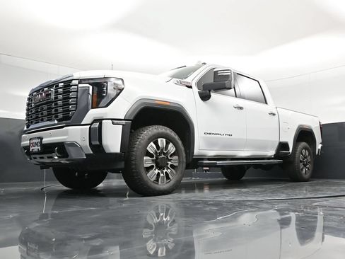 Used 2025 GMC Sierra 2500 Denali AWD/4WD image 59