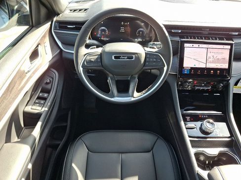 New 2025 Jeep Grand Cherokee Limited w/ Trailer Tow Package image 11