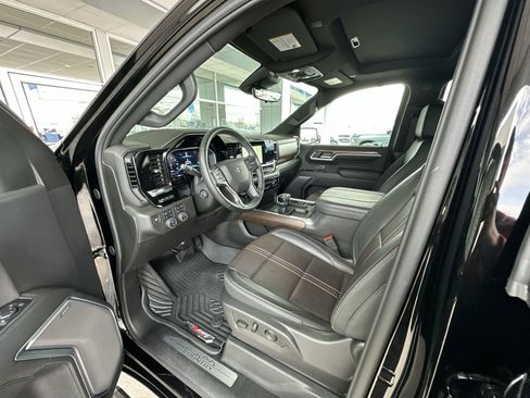 Used 2025 Chevrolet Silverado 1500 High Country w/ Midnight Edition AWD/4WD image 10