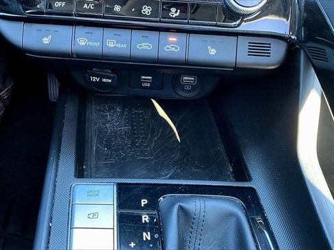 Used 2022 Hyundai Elantra Limited image 32