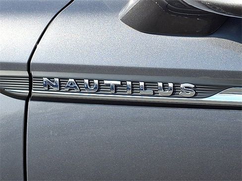 Used 2023 Lincoln Nautilus Reserve image 34
