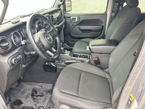Used 2021 Jeep Wrangler Unlimited Sport image 16