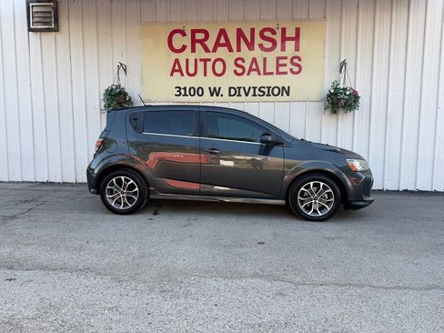 Used 2018 Chevrolet Sonic LT FWD image 3
