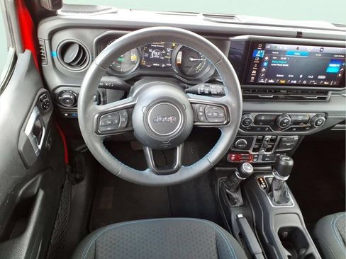 Used 2024 Jeep Wrangler Unlimited Rubicon 4xe AWD/4WD image 18