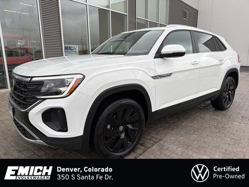 Certified 2025 Volkswagen Atlas Cross Sport SE image 1