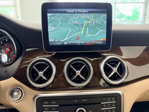Used 2018 Mercedes-Benz CLA 250 image 35