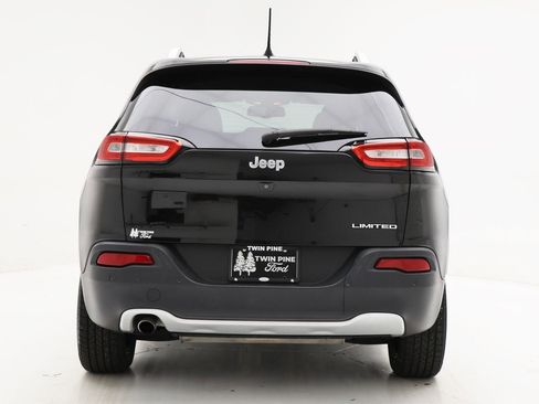 Used 2018 Jeep Cherokee Limited image 7