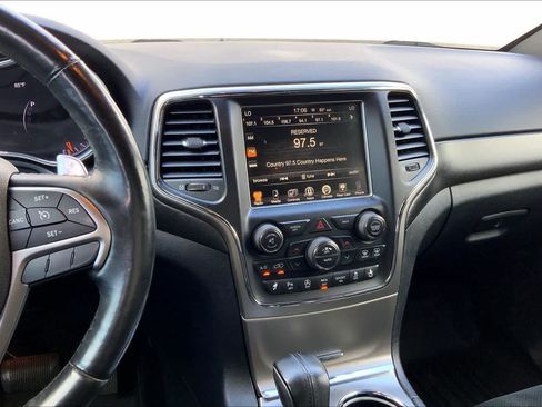 Used 2017 Jeep Grand Cherokee Altitude AWD/4WD image 15