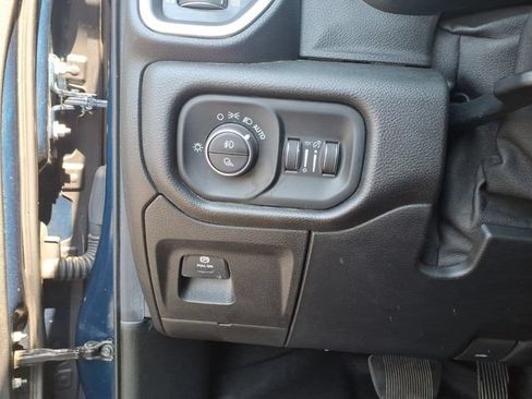 Used 2019 RAM 1500 Big Horn AWD/4WD image 16
