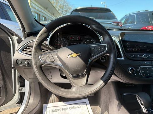 Used 2021 Chevrolet Malibu LT FWD image 21