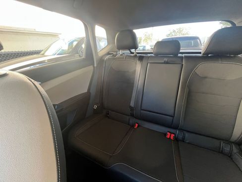 Used 2025 Volkswagen Taos SE image 39