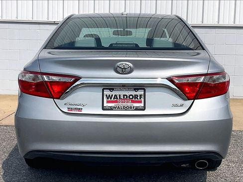 Used 2017 Toyota Camry XLE w/ Moonroof Package FWD image 5
