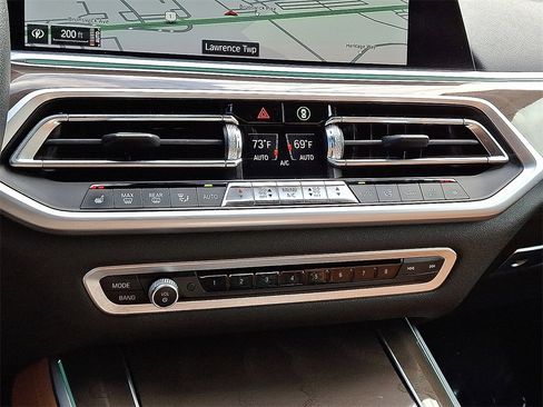 Used 2022 BMW X5 xDrive40i w/ Premium Package image 17