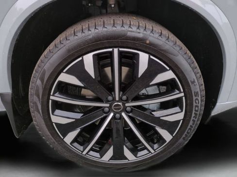 New 2026 Volvo XC90 B6 Plus w/ Protection Package Premier AWD/4WD image 28