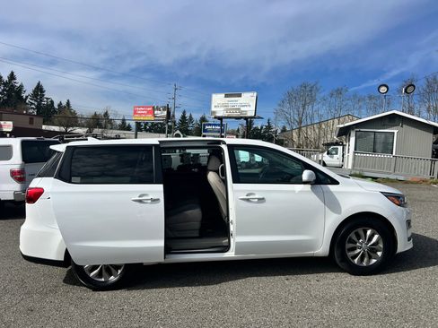 Used 2020 Kia Sedona LX FWD image 20