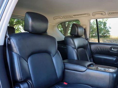 Used 2017 INFINITI QX80 4WD image 23