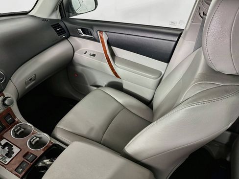 Used 2013 Toyota Highlander Limited AWD/4WD image 23