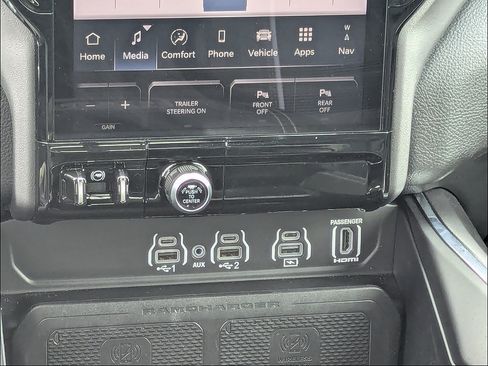 Used 2025 RAM 1500 Laramie w/ Advanced Safety Group II AWD/4WD image 21