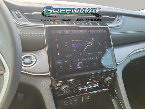 Used 2023 Jeep Grand Cherokee Limited w/ Black Appearance Package image 20