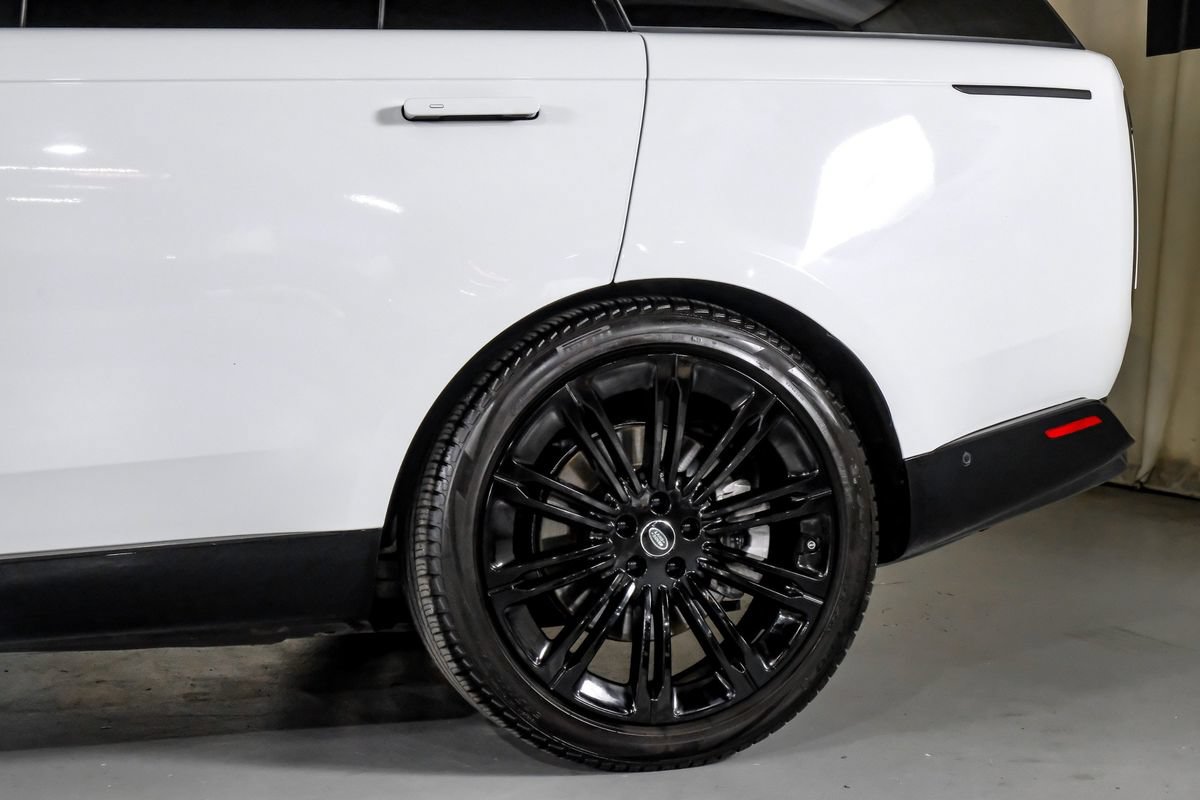 Used 2024 Land Rover Range Rover SE AWD/4WD image 13