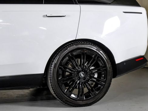 Used 2024 Land Rover Range Rover SE AWD/4WD image 13