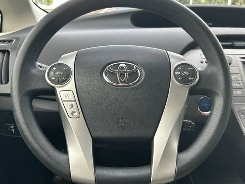 Used 2015 Toyota Prius Plug-In Hybrid image 23