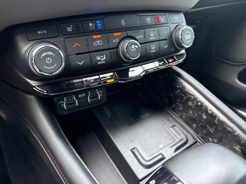 Used 2023 Dodge Durango R/T AWD/4WD image 8