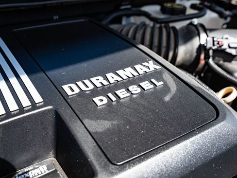 Used 2021 Chevrolet Silverado 1500 RST image 44