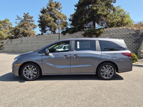New 2026 Honda Odyssey Touring image 8