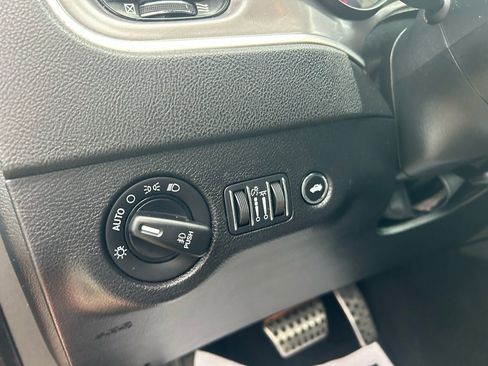 Used 2022 Dodge Charger GT w/ Blacktop Package image 11