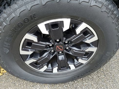 Used 2022 Nissan Frontier Pro-X image 5