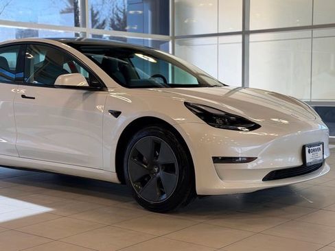 Used 2023 Tesla Model 3 Standard Range image 5