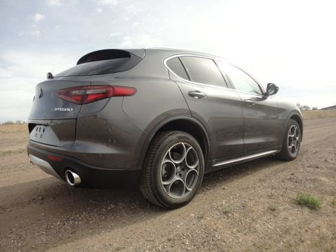 Used 2018 Alfa Romeo Stelvio AWD image 5
