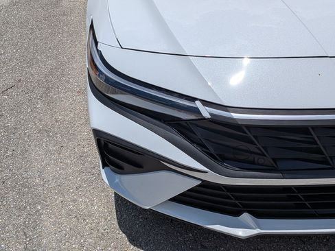 New 2026 Hyundai Elantra SE FWD image 7