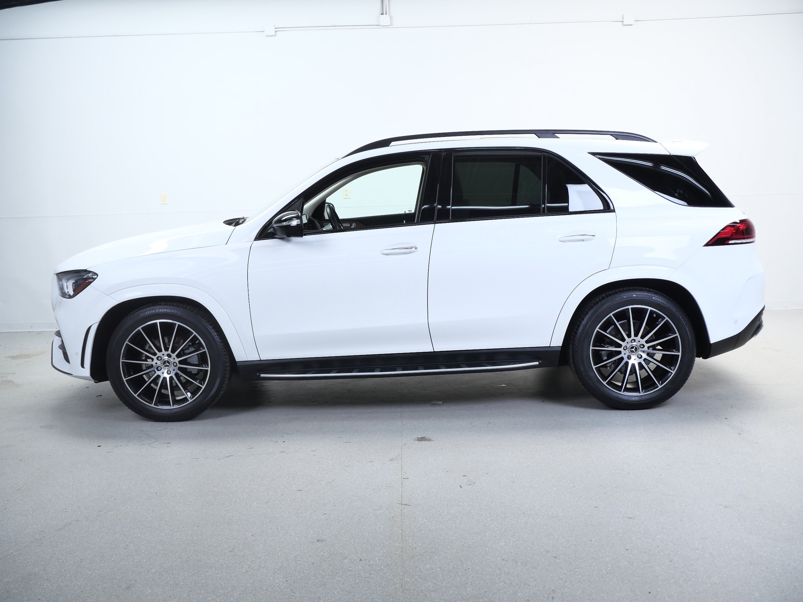 Certified 2023 Mercedes-Benz GLE 350 4MATIC w/ AMG Line Exterior image 10