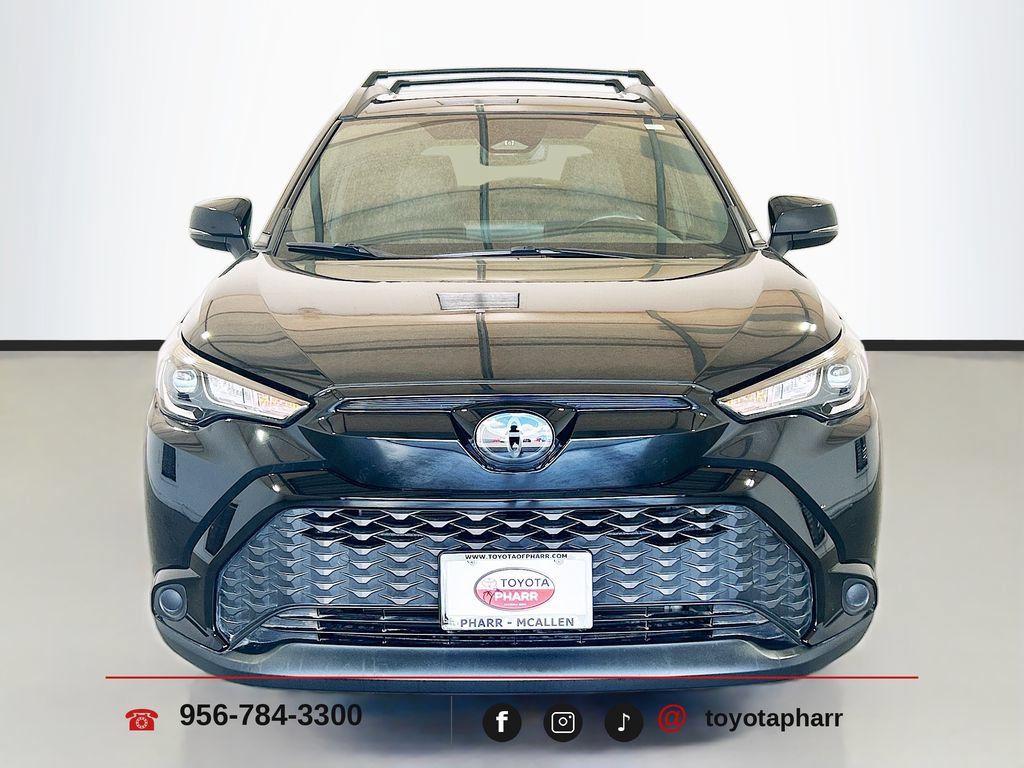 Used 2024 Toyota Corolla Cross AWD Hybrid w/ Moonroof Package image 2