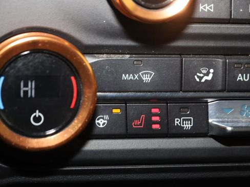 Used 2021 Ford Bronco Badlands image 8