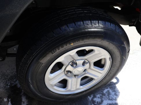 Used 2017 Jeep Wrangler Unlimited Sport image 37