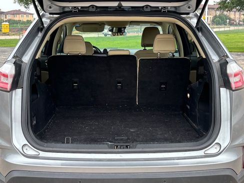 Used 2020 Ford Edge SE FWD image 6