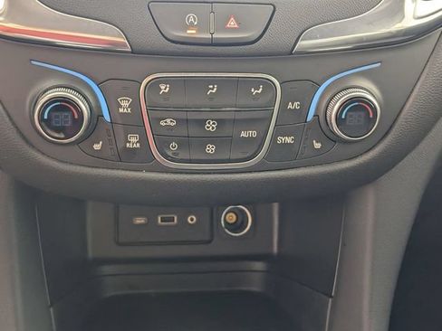 Used 2024 Chevrolet Equinox LT FWD image 22