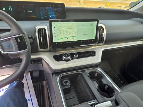 New 2025 Ford Expedition Active AWD/4WD image 10