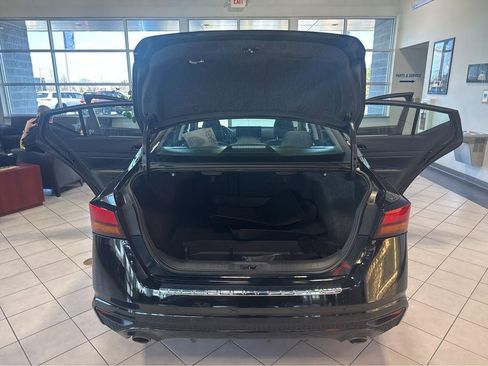 Used 2023 Nissan Altima 2.5 SV w/ SV Premium Package FWD image 11