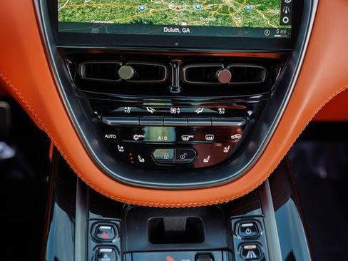 Used 2022 Aston Martin DBX image 33