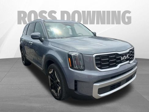 Used 2025 Kia Telluride S FWD image 3