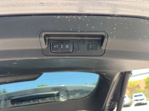 Used 2023 Ford Explorer XLT w/ Equipment Group 202A AWD/4WD image 15